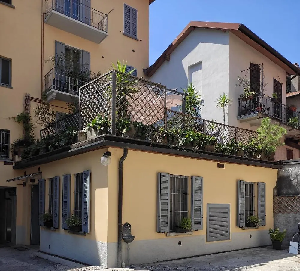 Civico29 Rooms & Breakfast Como 0*,  Italië